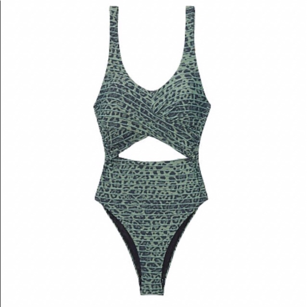 NWOT BCBGeneration bathing suit